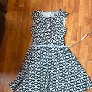 Elegant Black and White Patterned Midi Dress